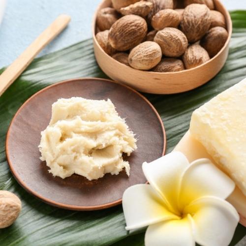 Sheabutter für Hunde: Natürliche Pflege für Pfoten & Haut